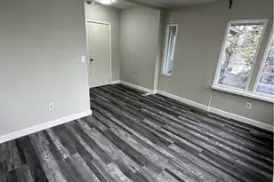 10033 Des Moines Memorial Dr S, Seattle, WA 98168 - Photo 8