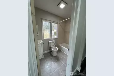10033 Des Moines Memorial Drive S, Seattle, WA 98168 - Photo 10