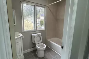 10033 Des Moines Memorial Dr S, Seattle, WA 98168 - Photo 10