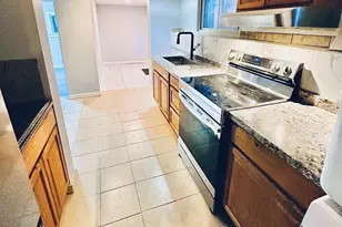 10033 Des Moines Memorial Dr S, Seattle, WA 98168 - Photo 18
