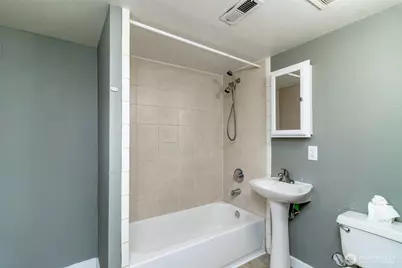 10033 Des Moines Memorial Drive S, Seattle, WA 98168 - Photo 36