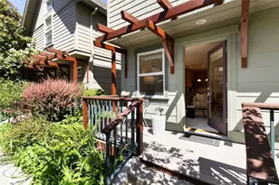 6318 5th Ave NE, Seattle, WA 98115 - Photo 2