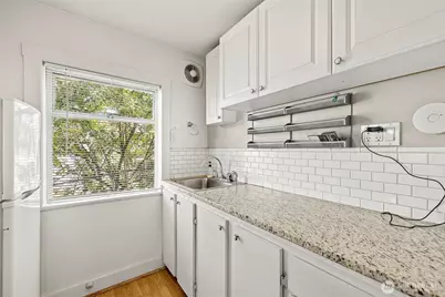 10346 Midvale Avenue N, Seattle, WA 98133 - Photo 10