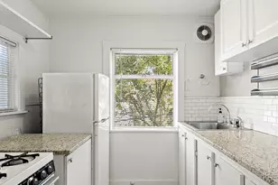 10346 Midvale Ave N, Seattle, WA 98133 - Photo 12