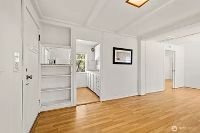 10346 Midvale Avenue N, Seattle, WA 98133 - Photo 8