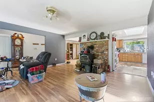 1058 Burnt Ridge Rd, Onalaska, WA 98570 - Photo 6