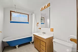 2415 Queen Anne Ave N, Seattle, WA 98109 - Photo 20