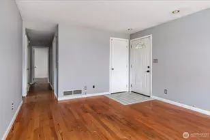188 SW 8th Ave, Oak Harbor, WA 98277 - Photo 6