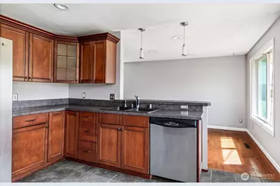 188 SW 8th Avenue, Oak Harbor, WA 98277 - Photo 10