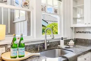 1916 E McGraw St, Seattle, WA 98112 - Photo 18