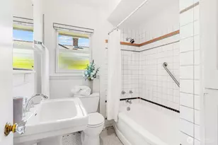 1916 E McGraw St, Seattle, WA 98112 - Photo 24