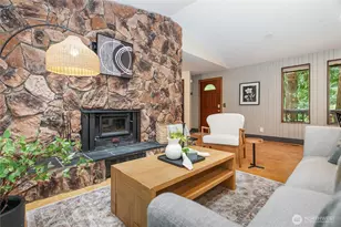 13 N Summit Dr, Bellingham, WA 98229 - Photo 2
