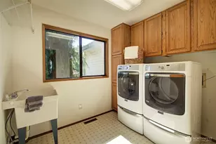 8211 128th Ave SE, Newcastle, WA 98056 - Photo 18
