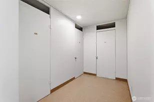 2500 Canterbury Ln E, Seattle, WA 98112 - Photo 28