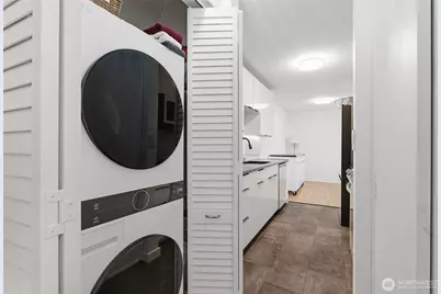 2500 Canterbury Lane E #204, Seattle, WA 98112 - Photo 16