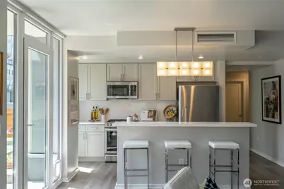 76 Cedar Street #708, Seattle, WA 98121 - Photo 12