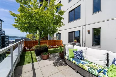 76 Cedar Street #708, Seattle, WA 98121 - Photo 4