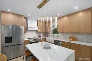 9553 Evanston Ave N, Seattle, WA 98103 - Photo 10
