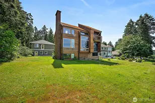 7544 Sandy Point Beach Road NE, Olympia, WA 98516 - Photo 2