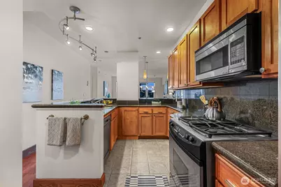 2607 Western Avenue #1203, Seattle, WA 98121 - Photo 16