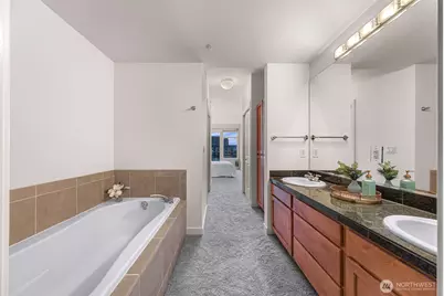 2607 Western Avenue #1203, Seattle, WA 98121 - Photo 32