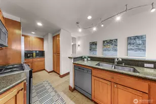 2607 Western Ave, Seattle, WA 98121 - Photo 14