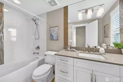 9829 NE 1st Street, Bellevue, WA 98004 - Photo 28