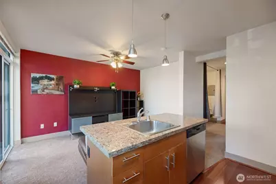 4547 8th Avenue NE #203, Seattle, WA 98105 - Photo 6