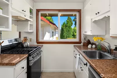 16022 11th Avenue SW, Burien, WA 98166 - Photo 12