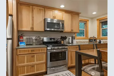 7482 Miller Way, Deming, WA 98244 - Photo 10
