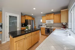 12811 SE 302nd St, Auburn, WA 98092 - Photo 8