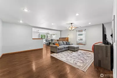 305 Nelsen Street NE, Orting, WA 98360 - Photo 6
