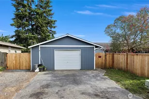 9020 13th St NE, Lake Stevens, WA 98258 - Photo 34