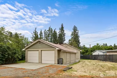 327 Lincoln Street, Cle Elum, WA 98922 - Photo 2