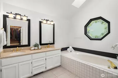 24520 NE 11th Place, Sammamish, WA 98074 - Photo 20