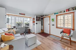 2727 Fairview Ave E, Seattle, WA 98102 - Photo 10
