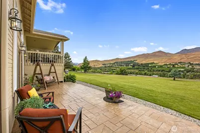 2049 Sleepy Hollow Road, Wenatchee, WA 98801 - Photo 4