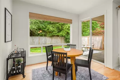 27422 SE 8th Place, Sammamish, WA 98075 - Photo 18
