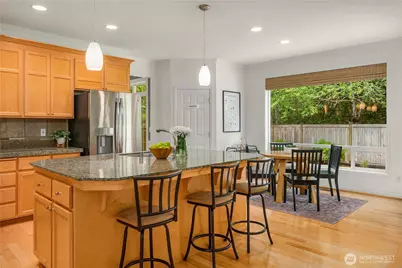 27422 SE 8th Place, Sammamish, WA 98075 - Photo 12