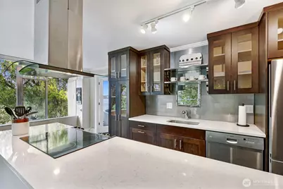 2040 43rd Avenue E #201, Seattle, WA 98112 - Photo 10
