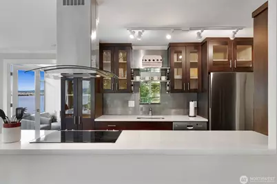 2040 43rd Avenue E #201, Seattle, WA 98112 - Photo 8