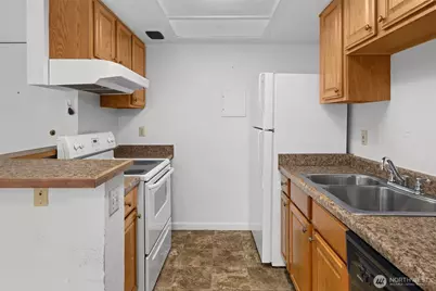 14645 NE 34th Street #C24, Bellevue, WA 98007 - Photo 8