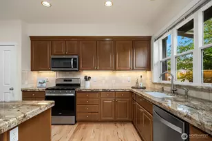 35225 SE Sequoia Pl, Snoqualmie, WA 98065 - Photo 10