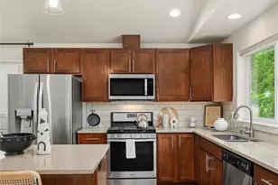 8826 41st Ave S, Seattle, WA 98118 - Photo 6