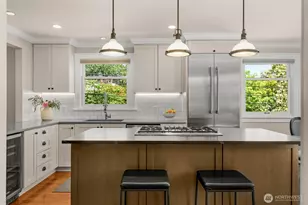 2406 Bigelow Ave N, Seattle, WA 98109 - Photo 12