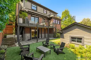 2406 Bigelow Ave N, Seattle, WA 98109 - Photo 32
