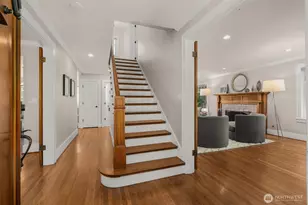2406 Bigelow Ave N, Seattle, WA 98109 - Photo 2