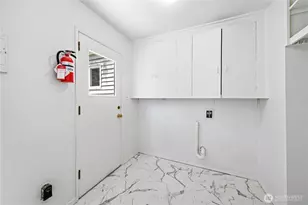 8221 23rd Ave NE, Seattle, WA 98115 - Photo 16