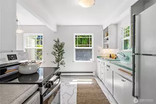 8221 23rd Ave NE, Seattle, WA 98115 - Photo 10