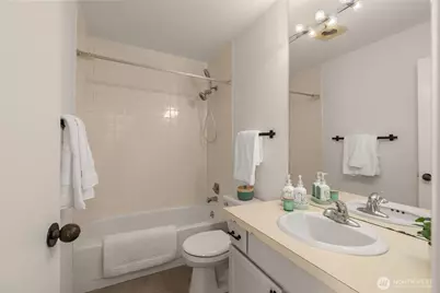 2831 14th Ave W #2, Seattle, WA 98119 - Photo 12